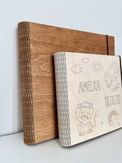 Personalizowany drewniany album dziecięcy